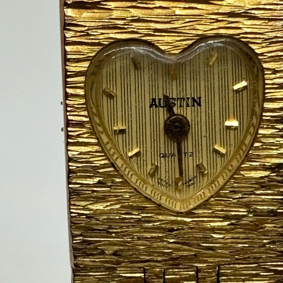 Vintage Austin Small Heart Face Gold Color Bracelet Watch. - Picture 2 of 16